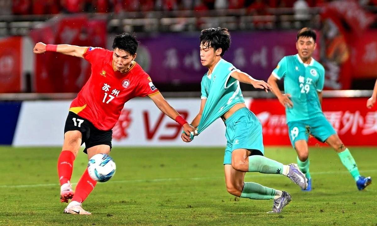 赛制大改引争议!苏超联赛推“双败淘汰”,能否实现职业化发展?