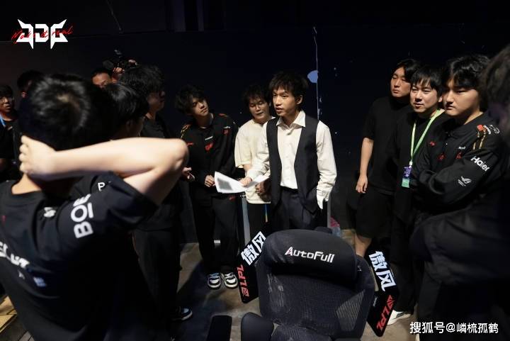 JDG惨遭TES横扫，管泽元犀利点评，xun赛后直言：就是玩得菜！