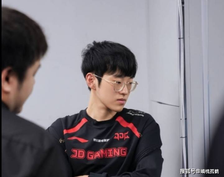 JDG惨遭TES横扫,管泽元犀利点评,xun赛后直言:就是玩得菜!