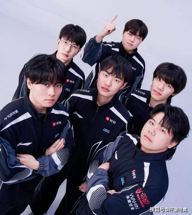 LOL官方更新战力排行榜,第一毫不意外,IG赫然在列!