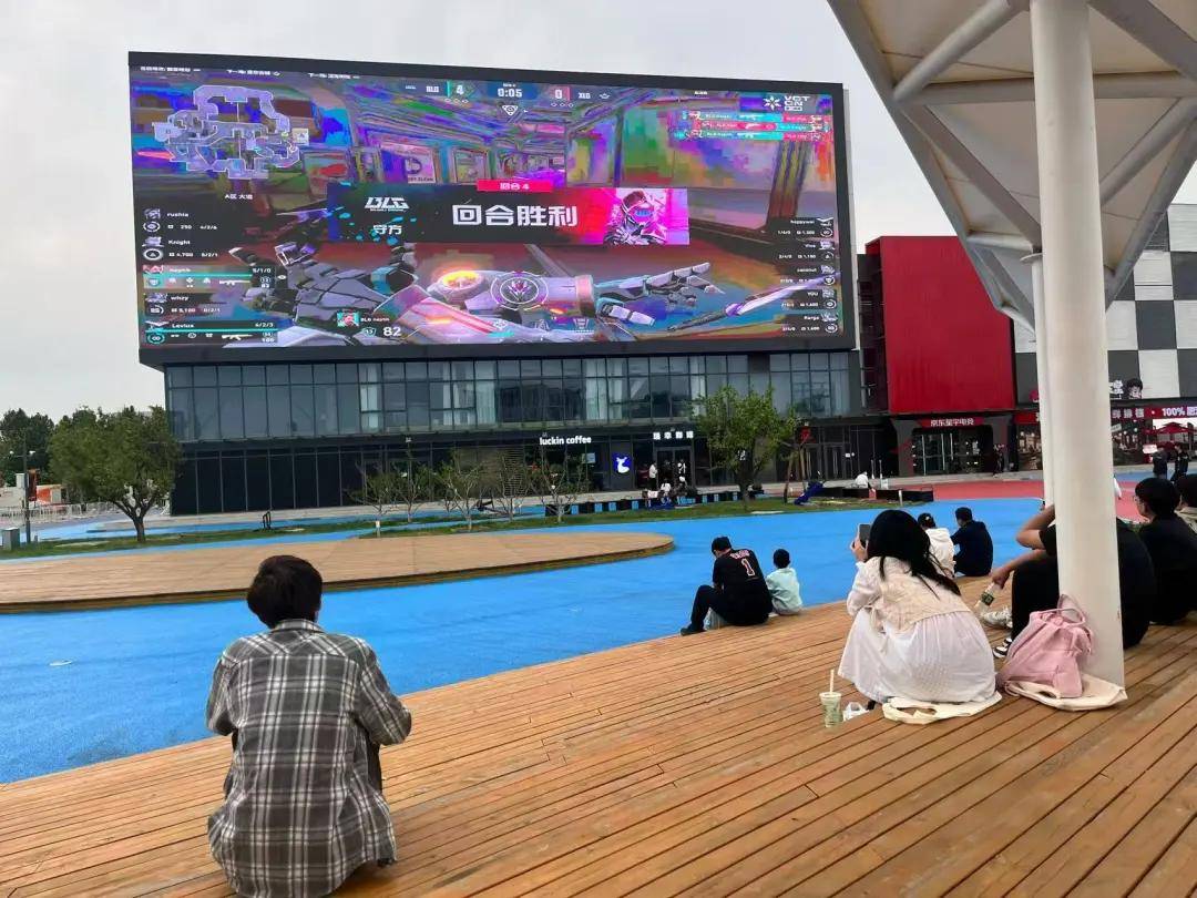 2025英雄联盟全球总决赛瑞(ruì)士轮在北京亦庄收官！8強(qiáng)席位尘埃落定(dìng)