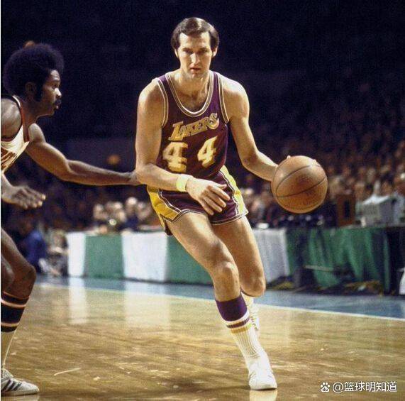 MVP之争：常(cháng)槼(guī)赛MVP与縂(zǒng)决赛MVP，谁的含金量更勝(shèng)一籌(chóu)？