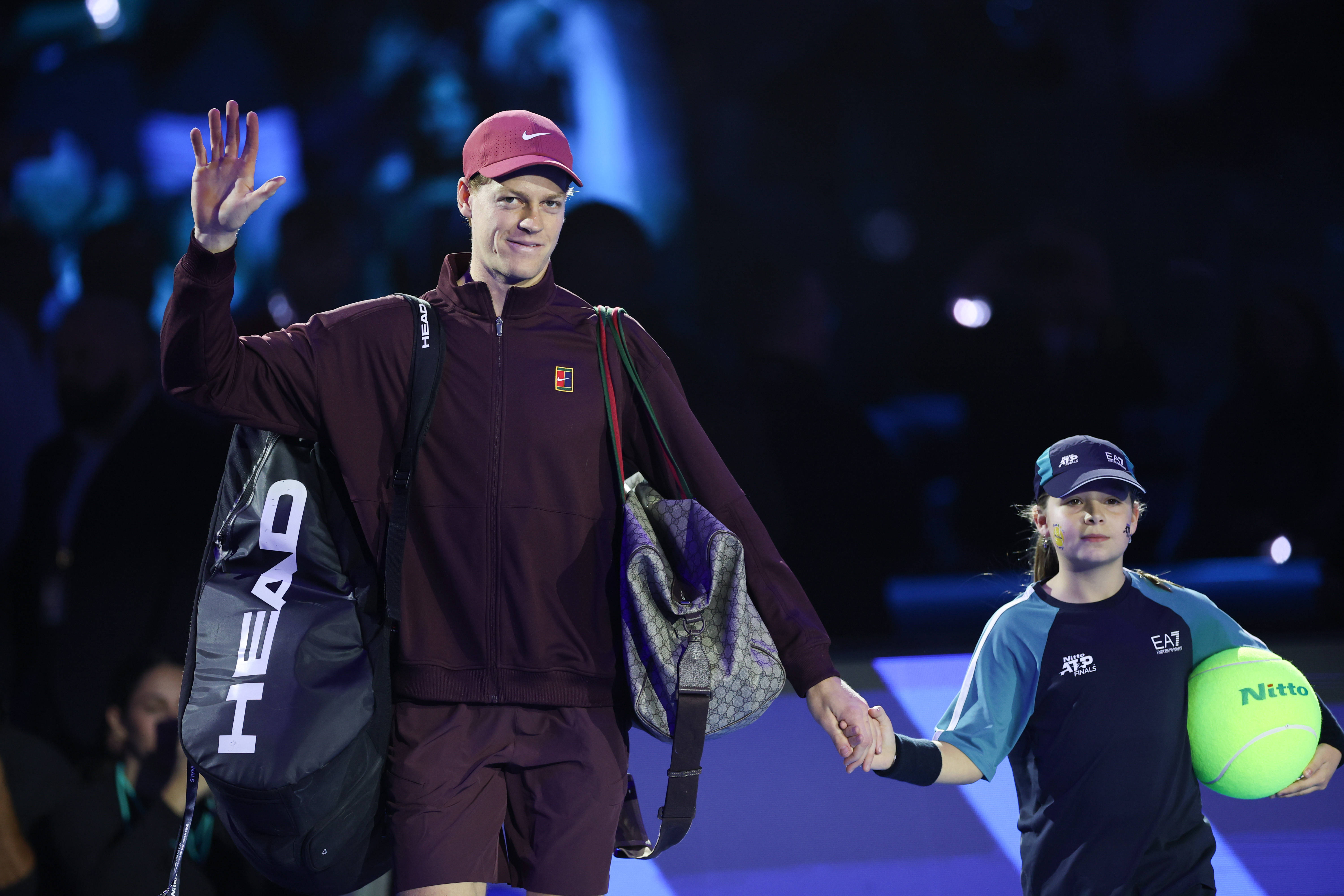 (体育)网球——ATP年终总决赛半决赛:辛纳胜德米纳尔